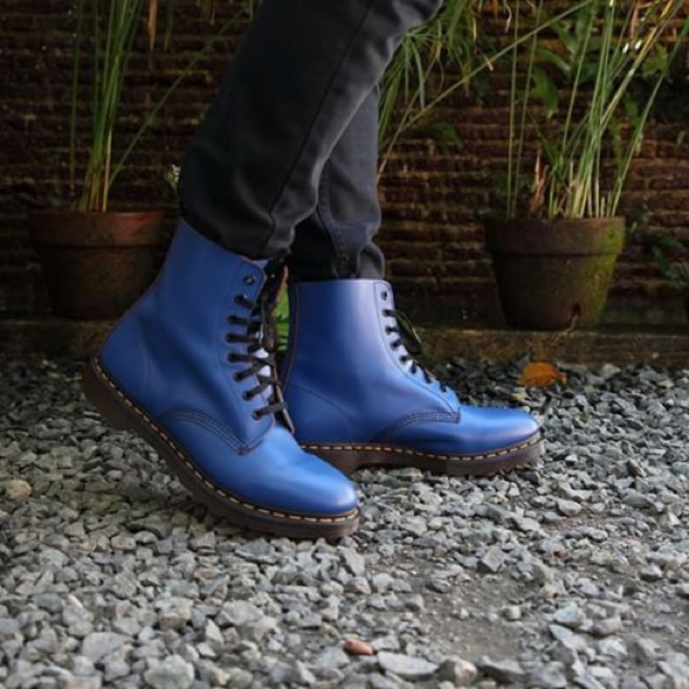 Dr Martens vintage smooth Pascal boots, new in box